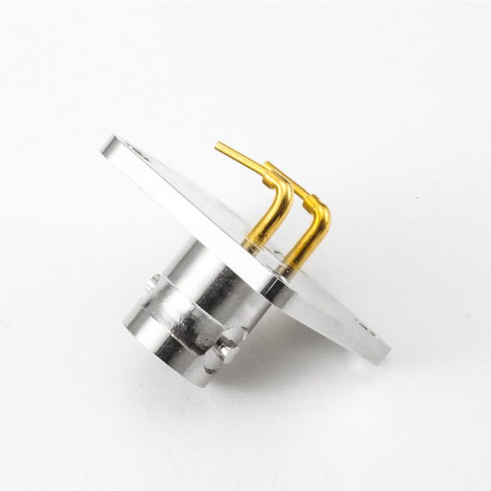 EB-001-0442 BNC連接器插座75Ω用于面板安裝4孔法蘭PCB彎插