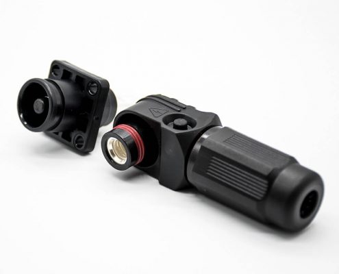 新能源電源儲能連接器彎式8mm黑色插頭插座150A帶孔銅牌IP65防水